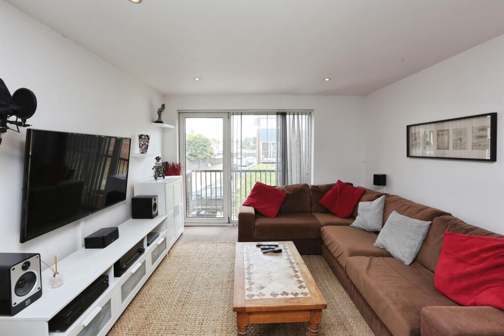 Apartment in Portsmouth - View 3