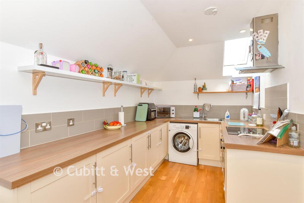 House in Havant, West Leigh - View 3