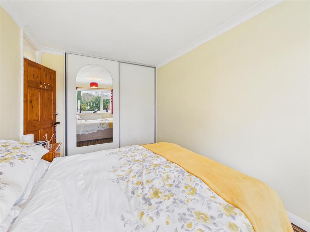 Woodland Avenue, Elloughton photo 4