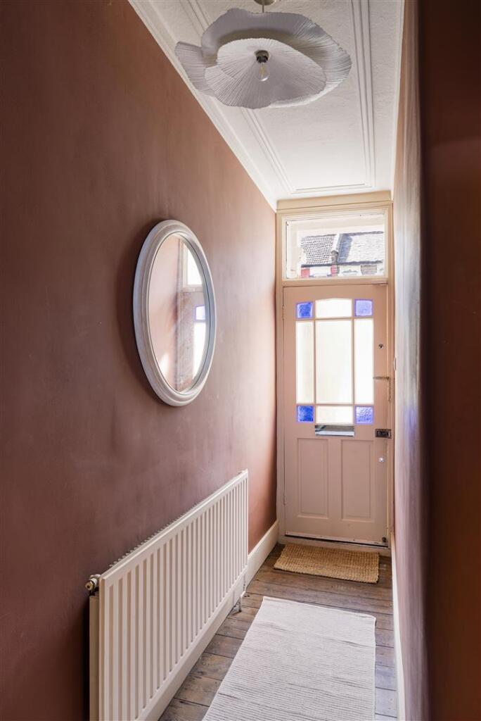 House in London, Upper Walthamstow, Leyton - More