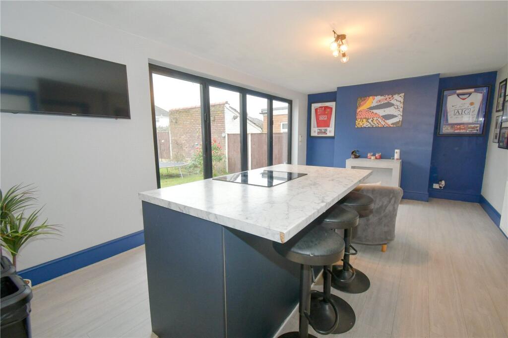 Lynton Drive, Bebington, Wirral photo 3