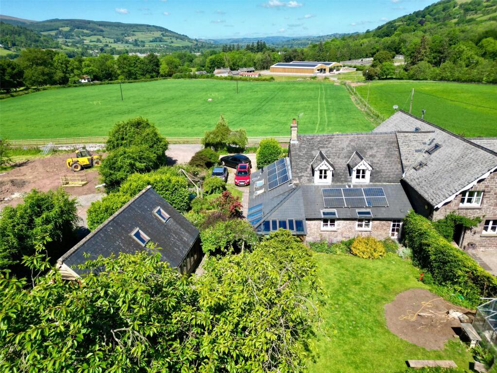House in Bwlch, Llansantffraed, Talybont-on-Usk - View 2