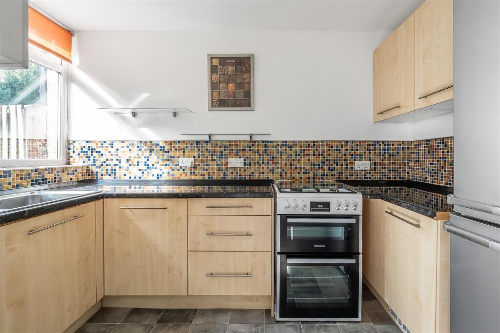 House in Redhill - View 5