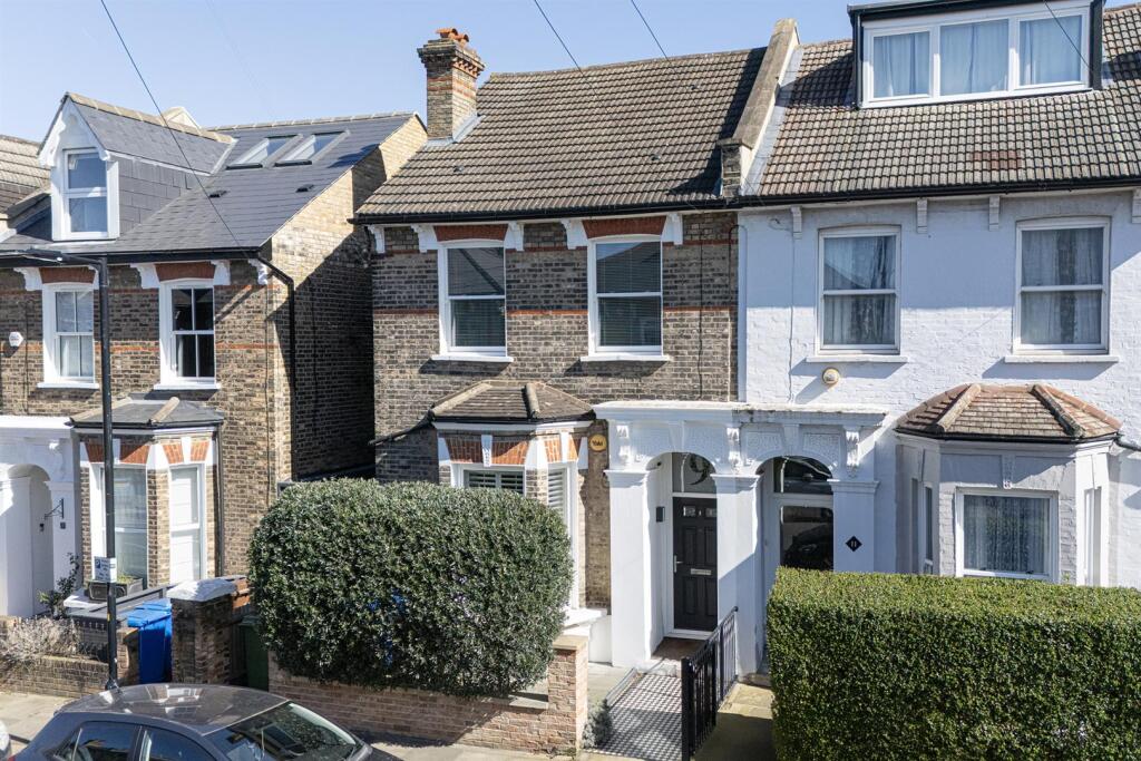 Main image of property: Derwent Grove, East Dulwich, SE22