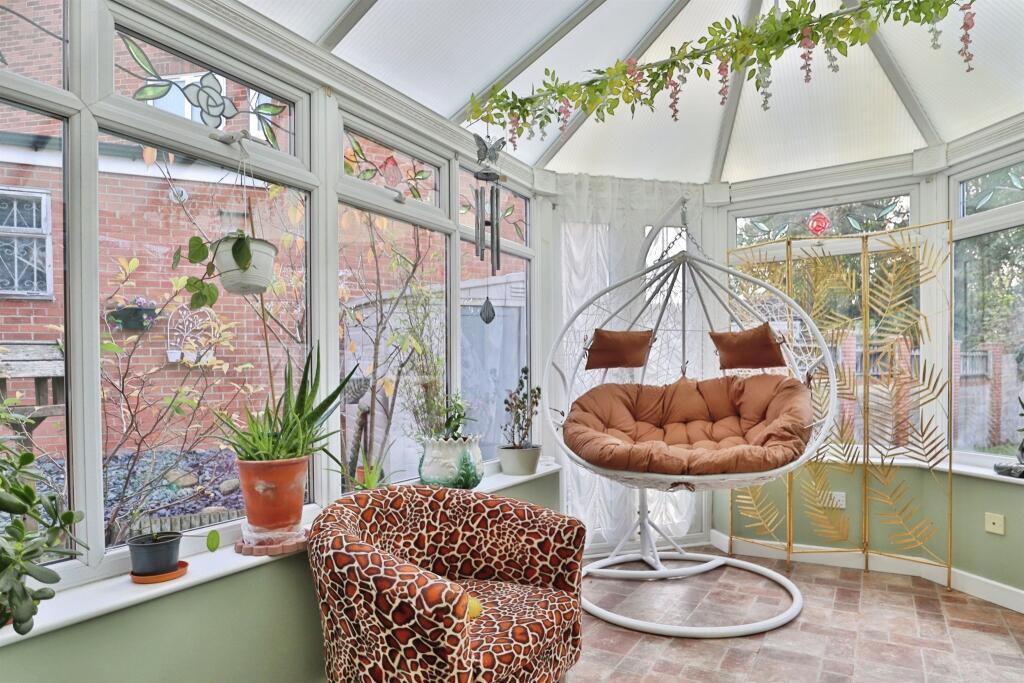 House in Leeds, Mill Green, Swarcliffe - View 5