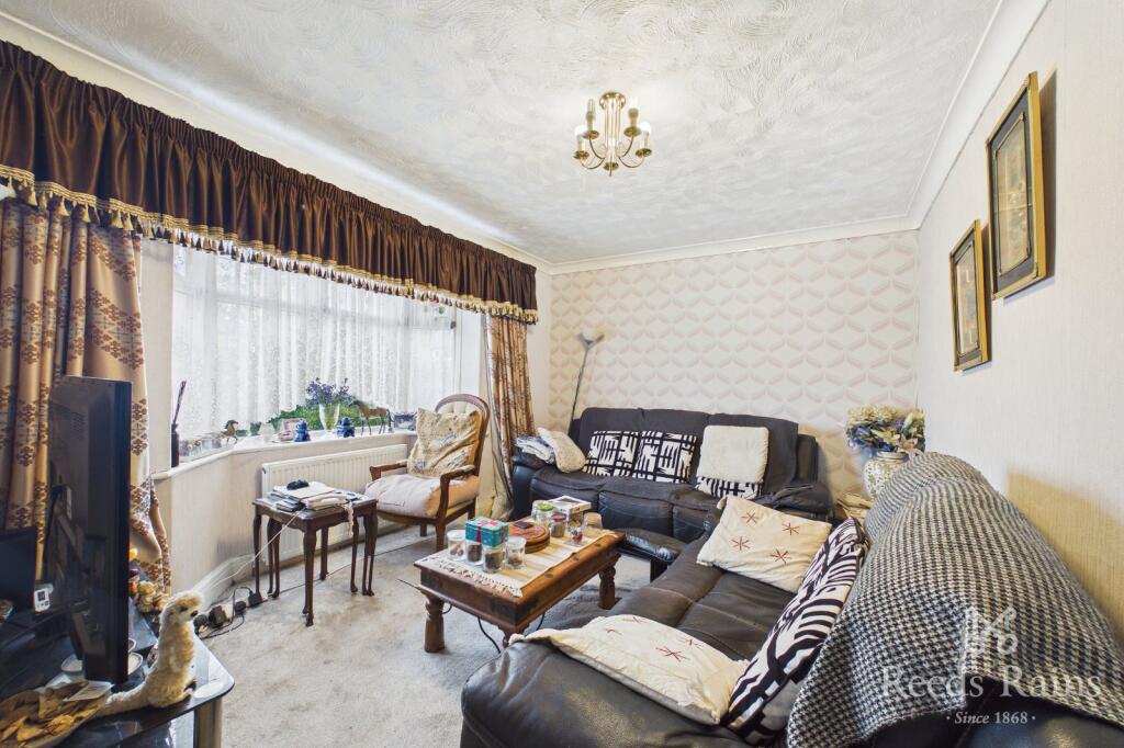 Reasby Avenue, Ravenfield, Rotherham, South Yorkshire, S65 photo 3