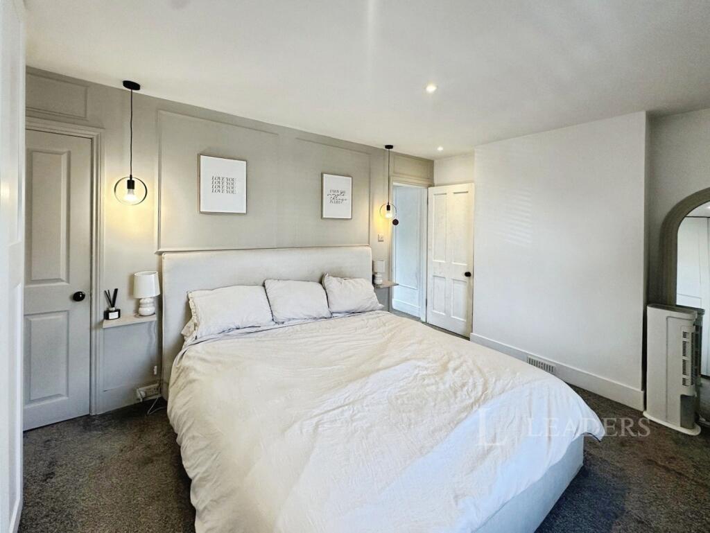 House in Brighton - View 5