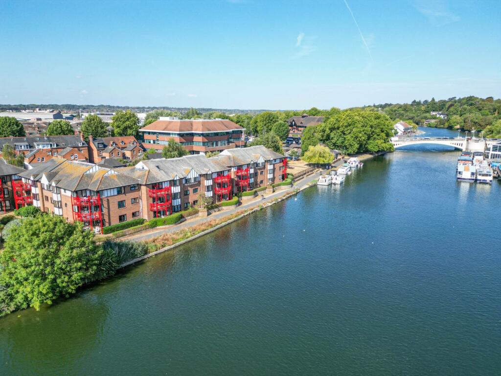Main image of property: Caversham Wharf, Reading