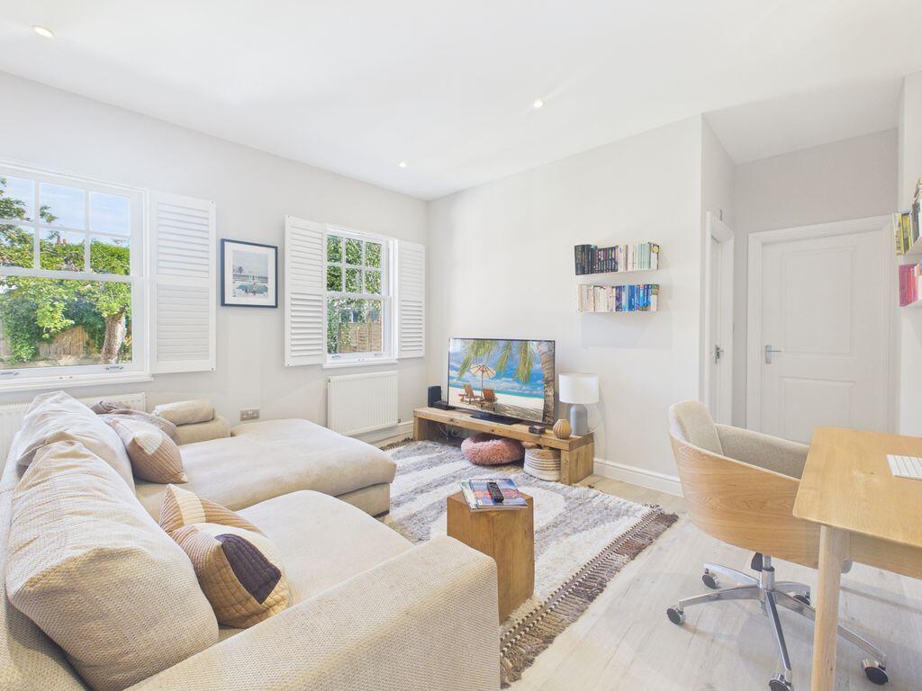 Main image of property: 7 Lyons Crescent, Tonbridge