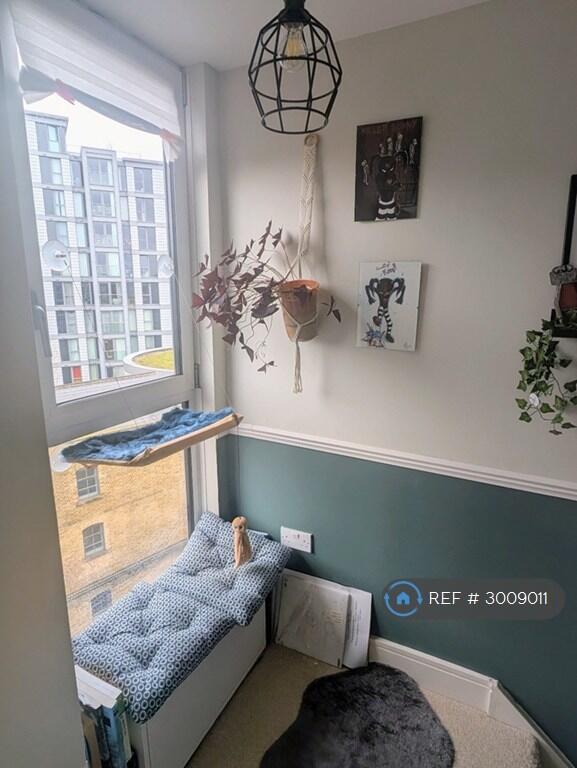 Apartment in London - More