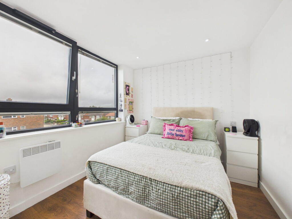 Apartment in Worthing, West Sussex - View 5
