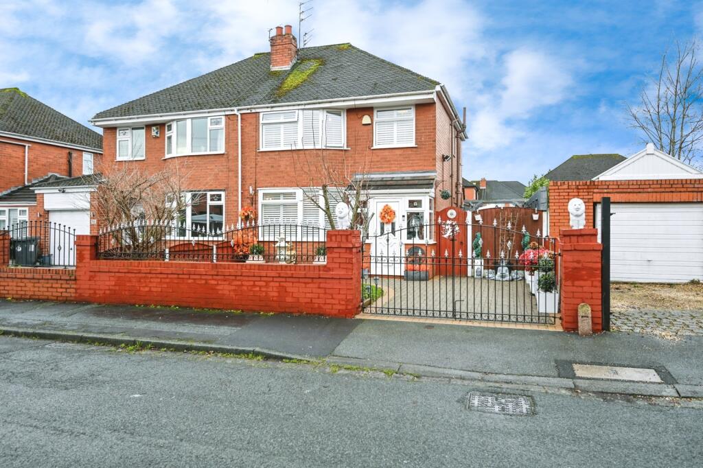Main image of property: Lynham Avenue, Great Sankey, Warrington, Cheshire, WA5