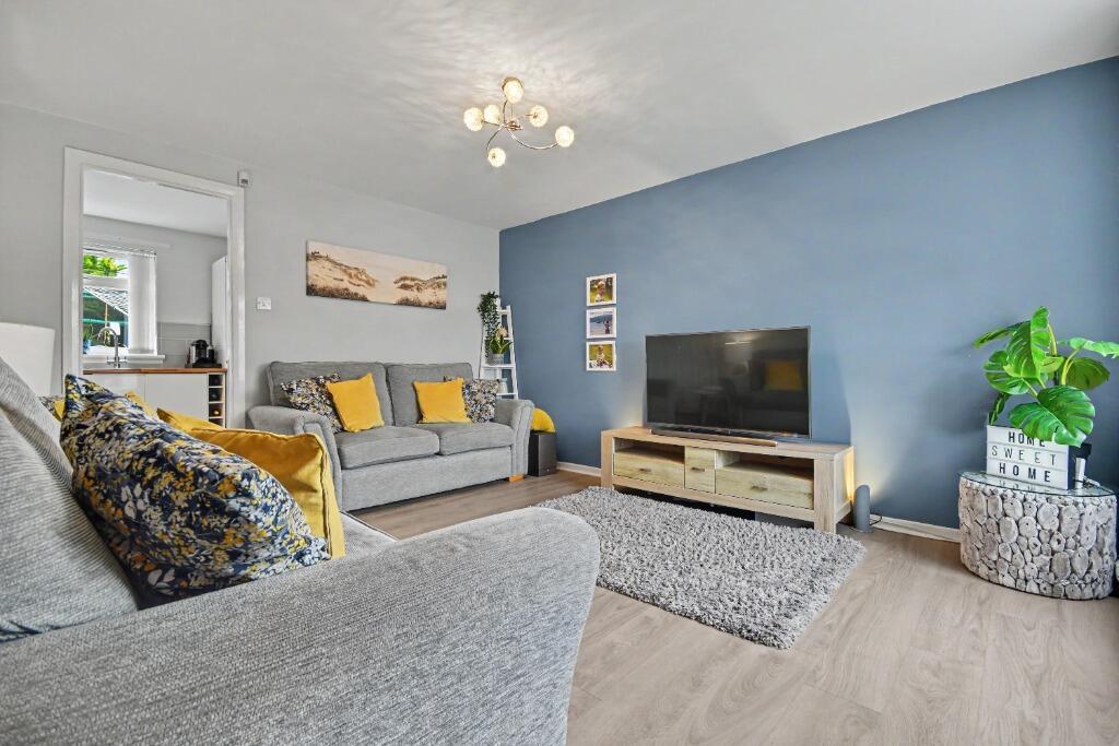 Kenmore Drive, Inverclyde, Greenock, PA16 photo 4