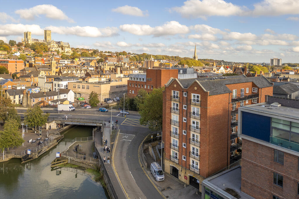 Main image of property: Grantavon House, Brayford Wharf East, Lincoln, Lincolnshire, LN5 7WA