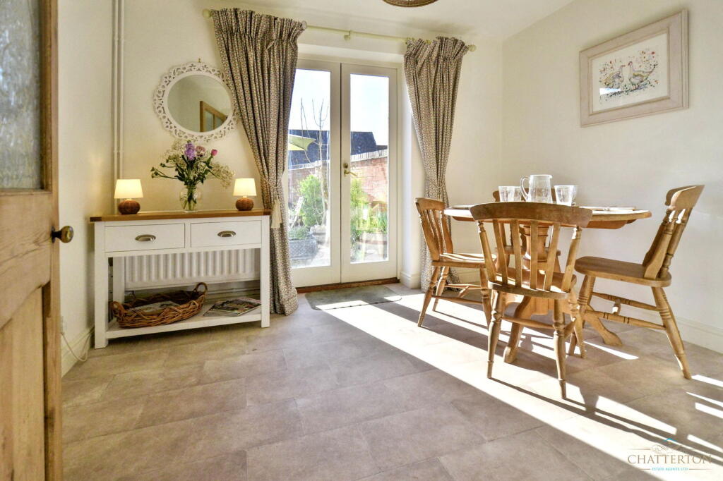 Squires Court, Bretforton, WR11 7QD photo 4