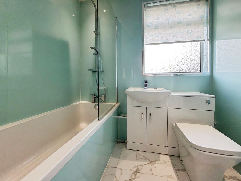 House in Paisley, Renfrewshire - More