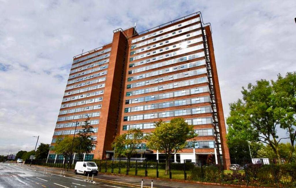 1-bed flat on Chester Road, Old Trafford, M16, £84,950