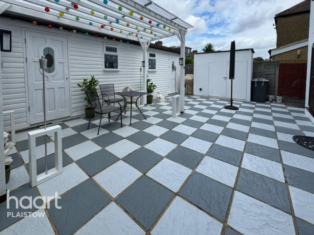 Main image of property: Dundee Road, London