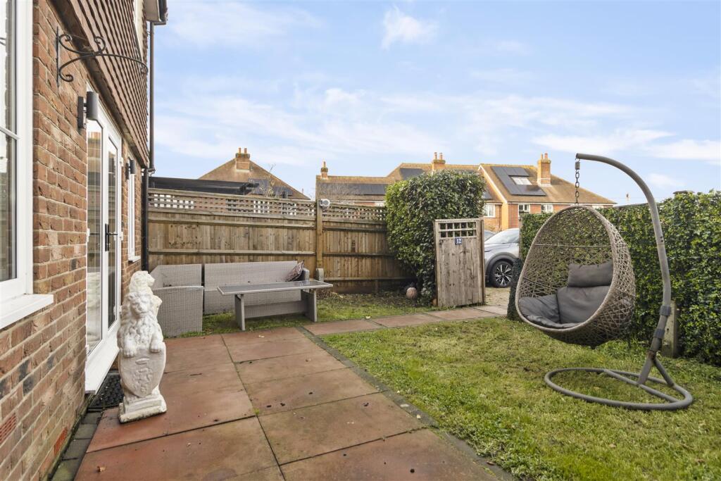 House in Wealden, Herstmonceux - More