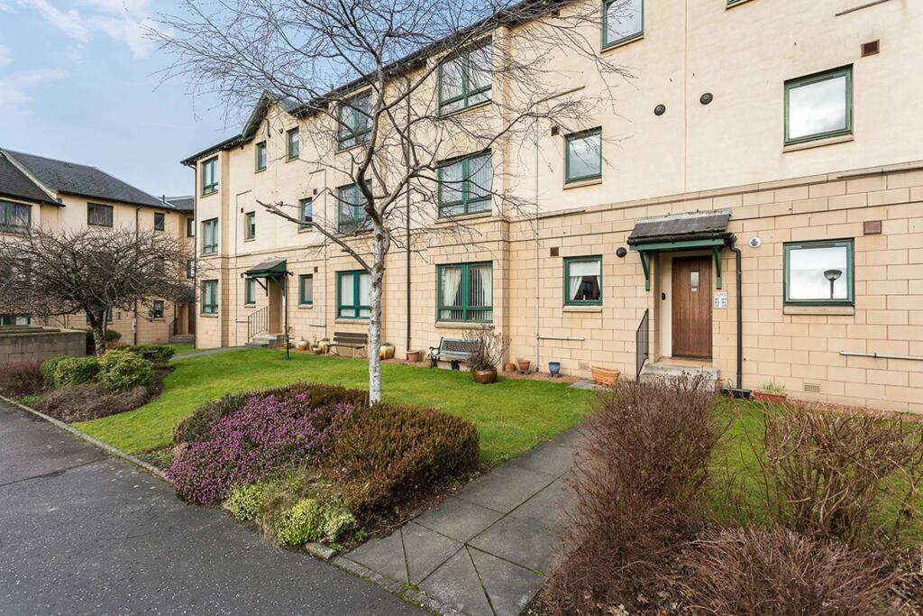 Main image of property: 37 Colville Gardens, Alloa, FK10 1DU