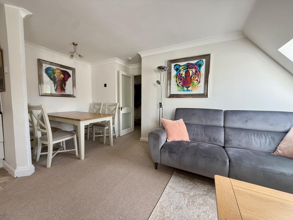 Apartment in Reading - View 4