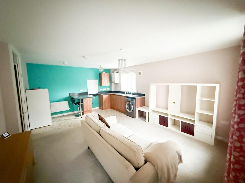 Apartment in Newport - View 4