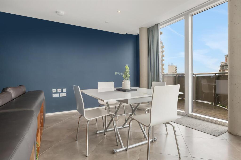 Apartment in Nottingham, Lace Market, The Meadows - View 4