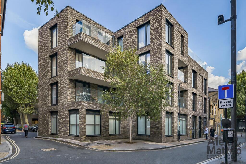 Apartment in London, Purbrook Estate, Walworth