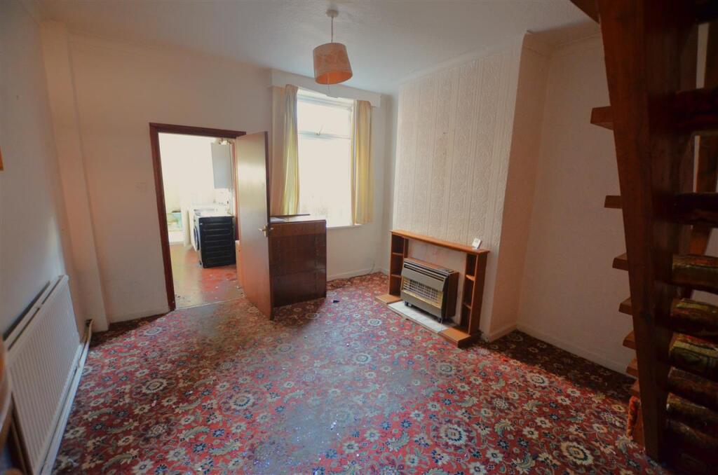 Heath Street, Newcastle, Newcastle-under-Lyme photo 3