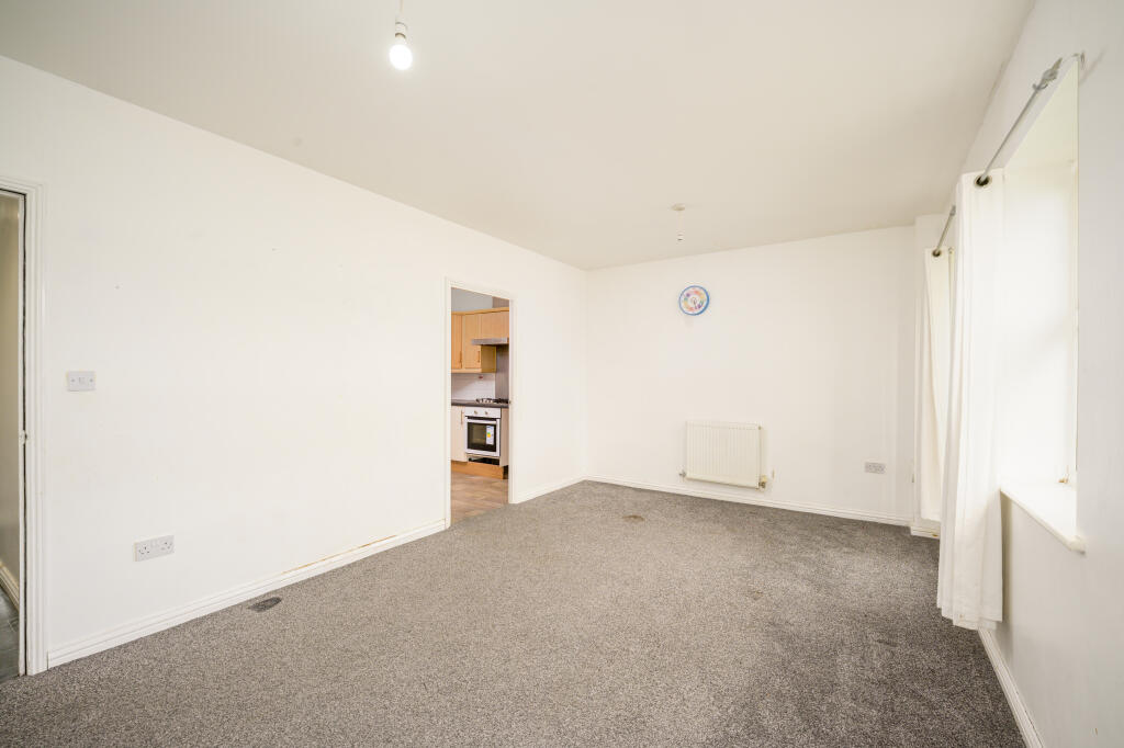 Apartment in Birmingham, Buckland End - View 5