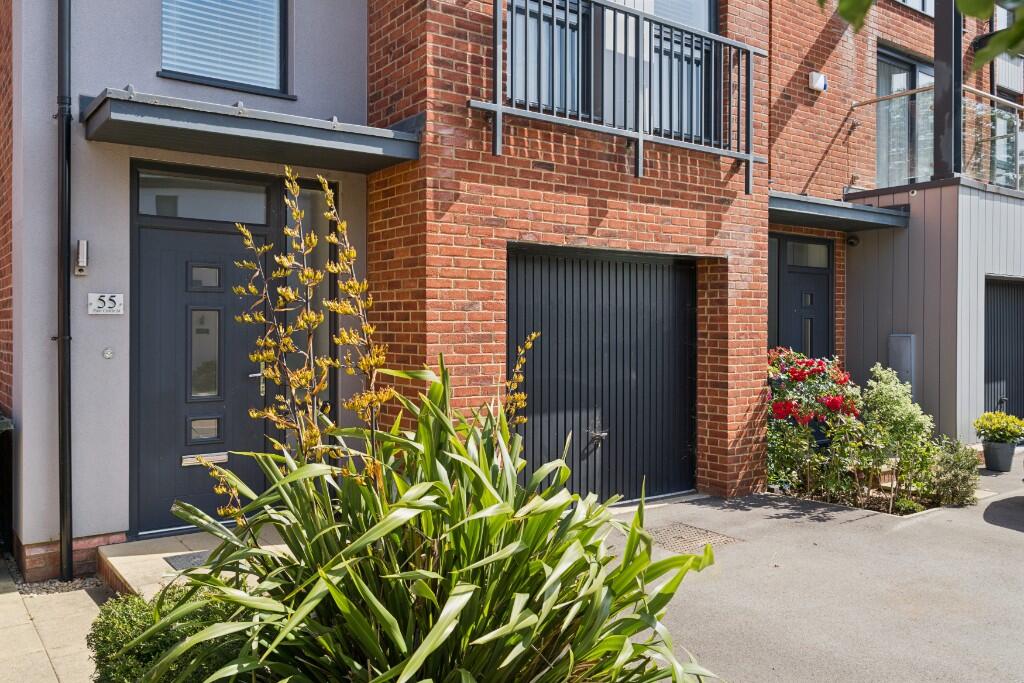 Main image of property: East Castle Street, Upper Heyford, OX25 5BW