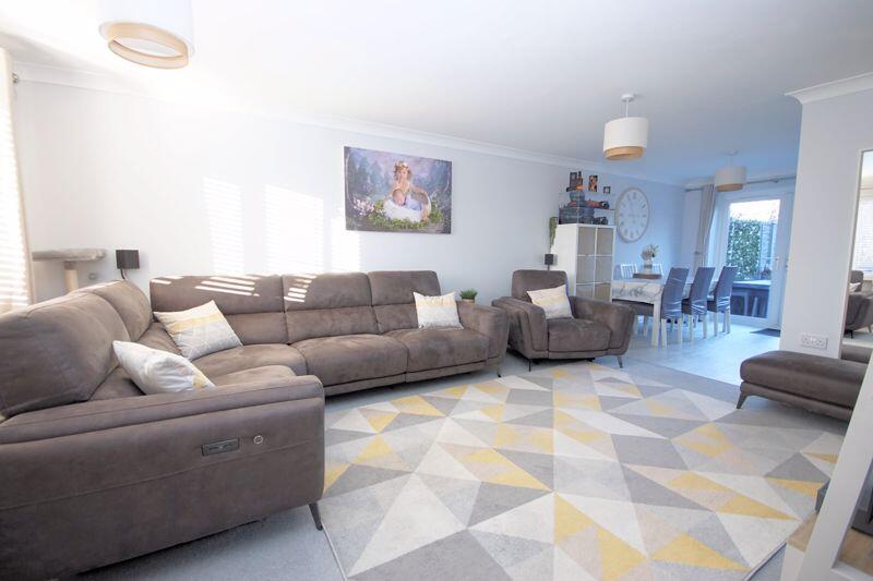 Howard Close, Lee-On-The-Solent, PO13 photo 4