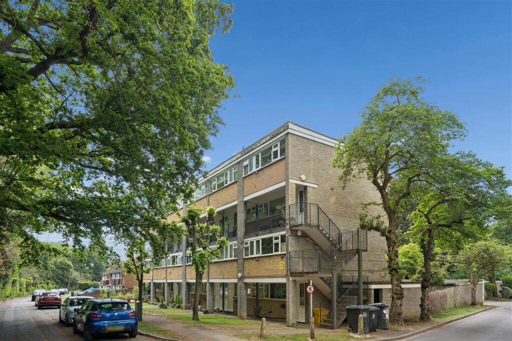 Main image of property: Link Way, Denham Green