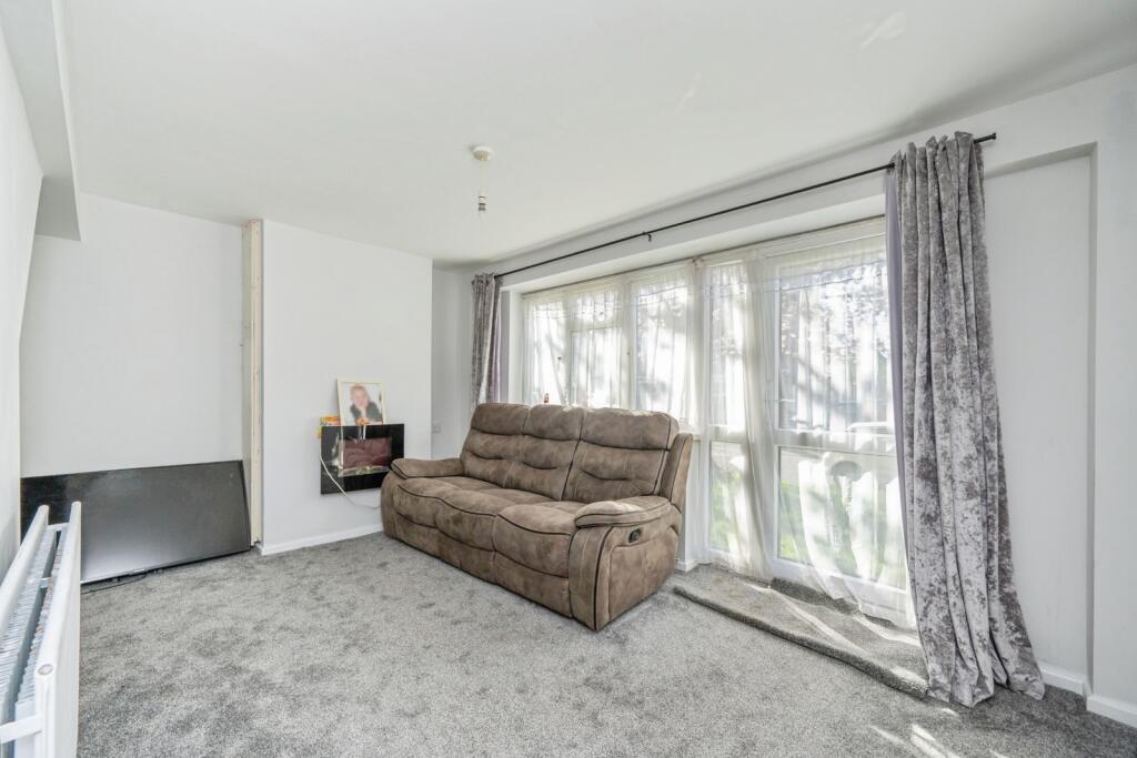 Apartment in Tamworth, Staffordshire - View 4