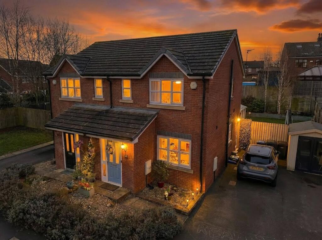 Main image of property: Rowan Crescent,Gee Cross,Hyde,SK14 5SJ