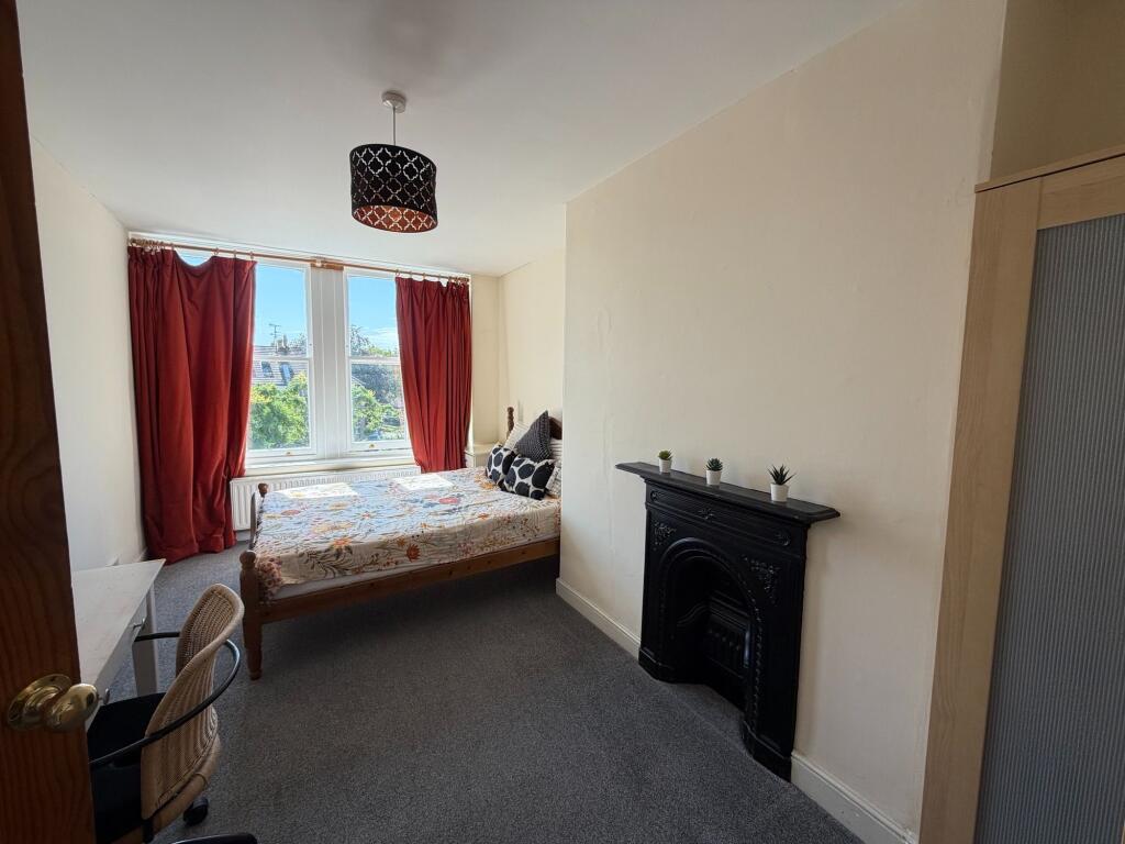 Apartment in Bristol - View 4