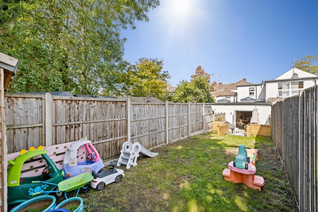 House in Burgess Hill, World's End - View 4