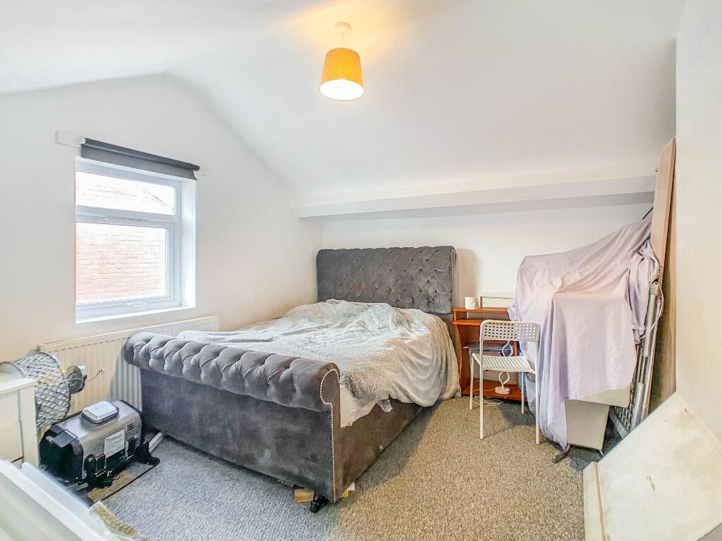House in Sheffield, South Yorkshire - More