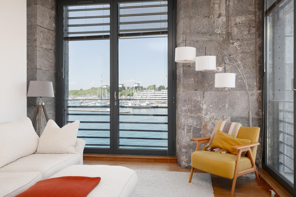 Apartment in Plymouth, Stonehouse - More