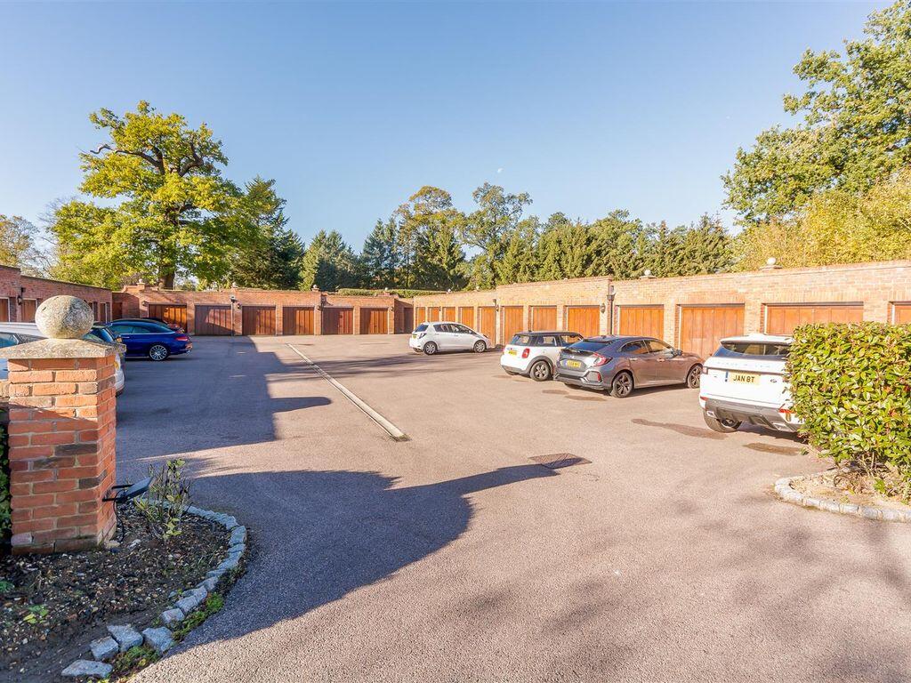 Additional image 19 of 'The Courtyard' Cucumber Lane, Essendon, AL9