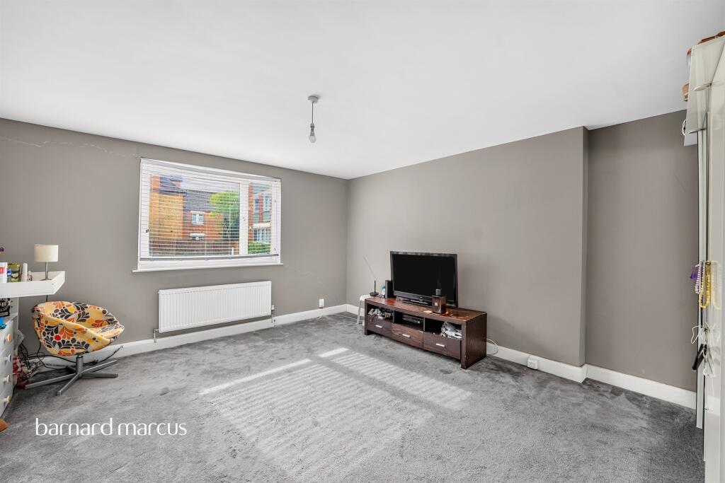 Apartment in London - More