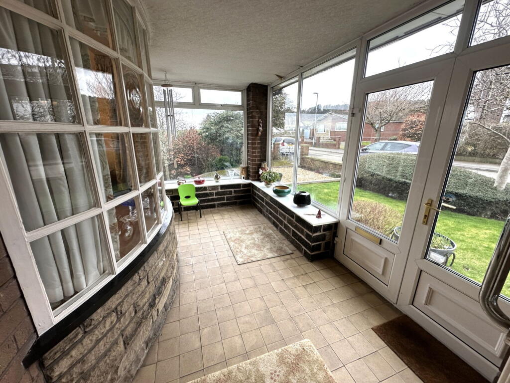 85 Oozewood Road, Royton photo 4