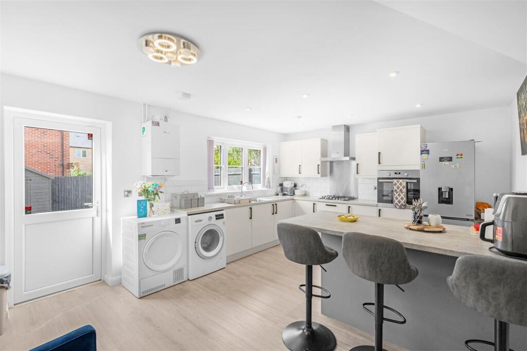 House in Northampton, Burton Latimer - View 4
