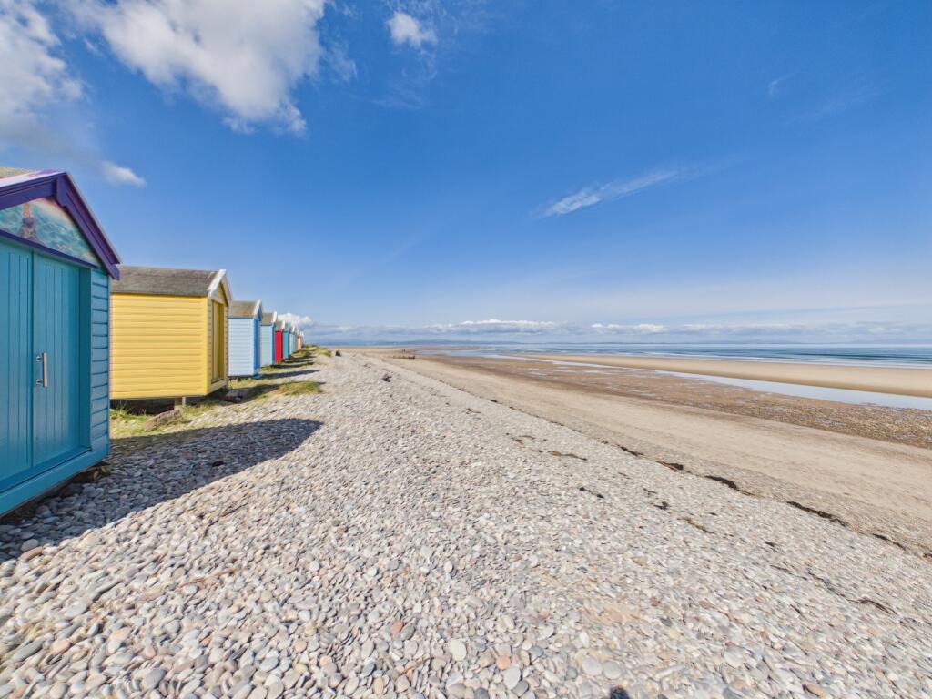 Beach Hut, Findhorn, Forres - View 4