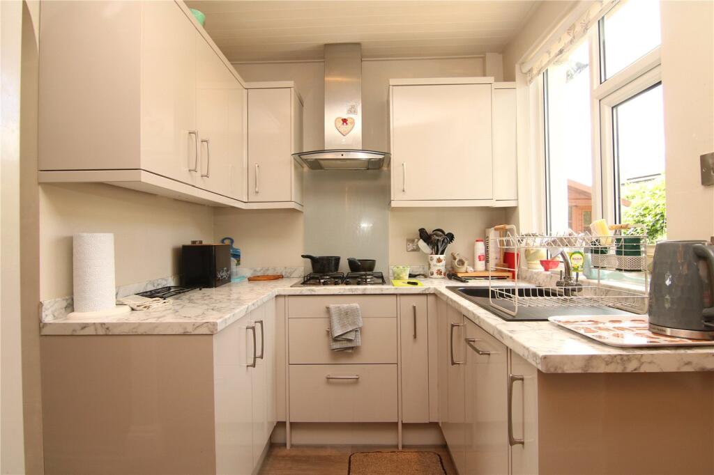 Birchwood Avenue, Utley, BD20 photo 4