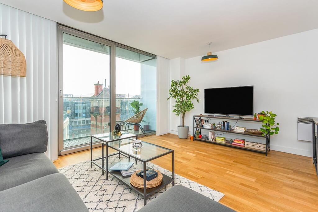 Main image of property: Cheapside, Liverpool, Merseyside, L2