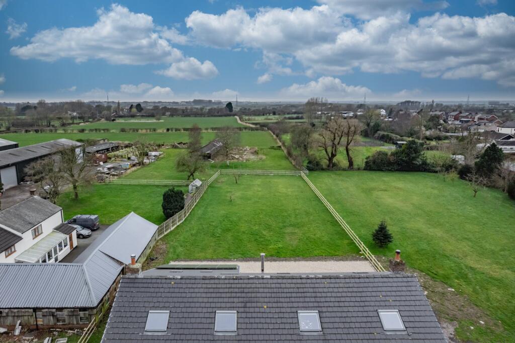 House in Preston - View 5