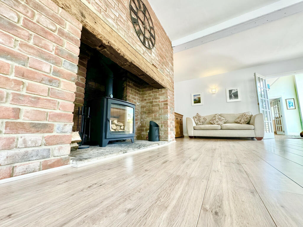 House in Wootton, Isle of Wight - More