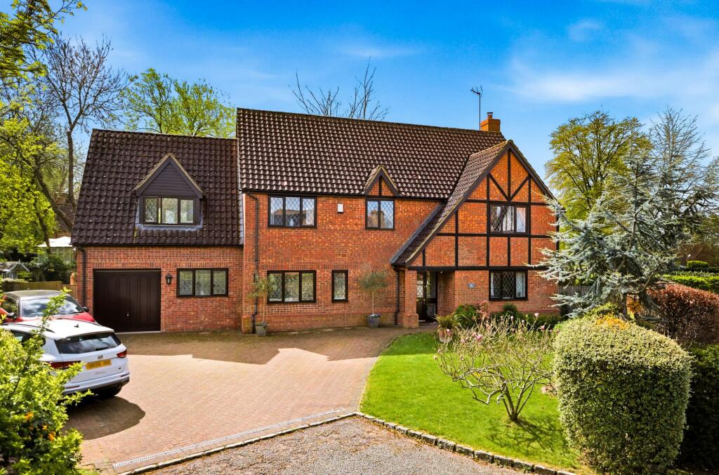 Main image of property: Aldwycks Close, Shenley Church End, MK5
