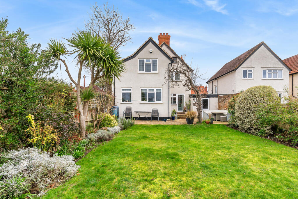 Main image of property: Pinkneys Road, Maidenhead, SL6